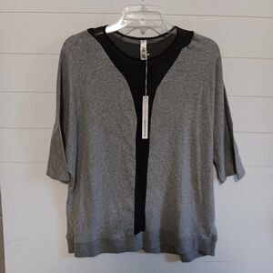 Heidi Klum for New Balance Short Sleeve Gray Knit Top Womens Small Gray Black